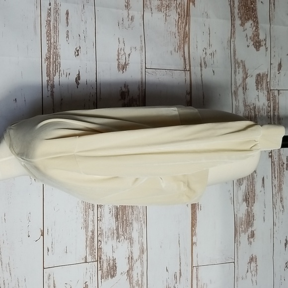 Zara Relaxed Cropped Top - Picture 5 of 13